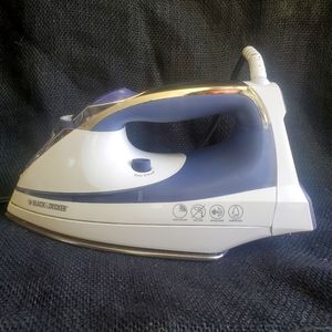 Black and decker iron